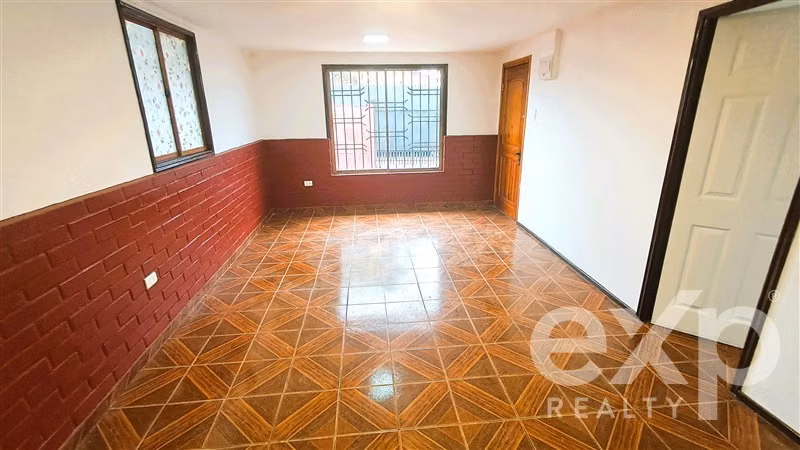 Casa amplia en arriendo 2 dorm - Gran patio - Padre Hurtado