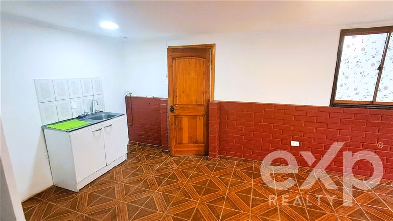 Casa amplia en arriendo 2 dorm - Gran patio - Padre Hurtado