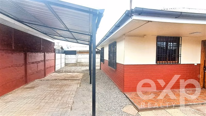 Casa amplia en arriendo 2 dorm - Gran patio - Padre Hurtado