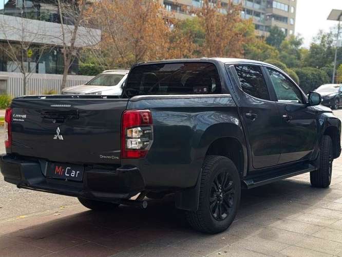 MITSUBISHI L200 2.4 DAKAR MT HP - 2024 | 2586 - Imagen 8