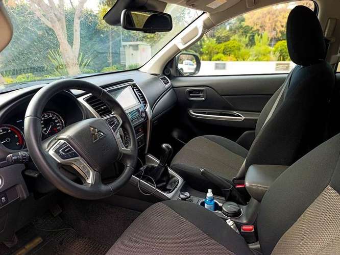 MITSUBISHI L200 2.4 DAKAR MT HP - 2024 | 2586 - Imagen 9