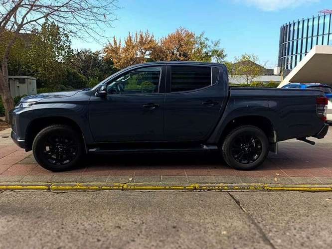 MITSUBISHI L200 2.4 DAKAR MT HP - 2024 | 2586 - Imagen 2