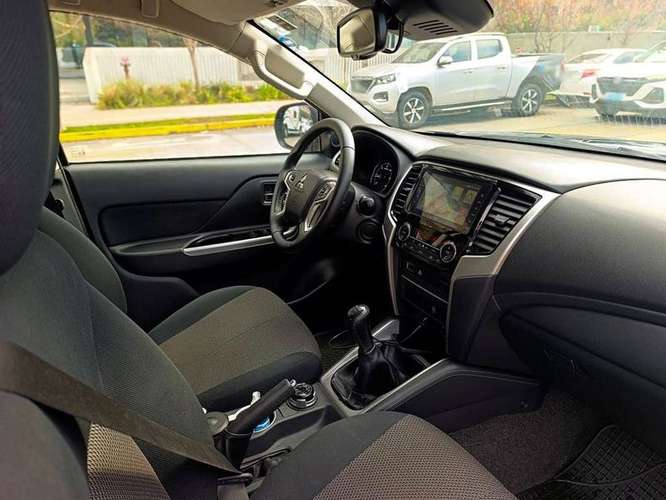 MITSUBISHI L200 2.4 DAKAR MT HP - 2024 | 2586 - Imagen 19
