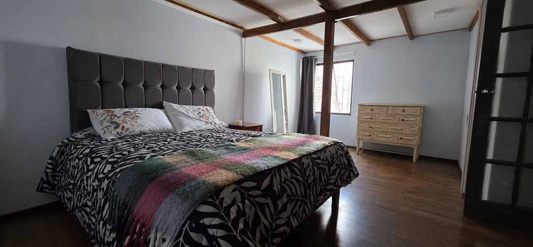 CASA AMPLIA EN PEÑALOLÉN VENTA