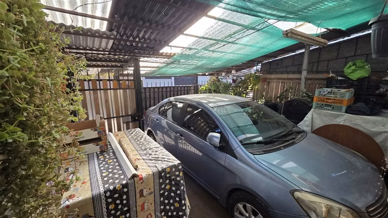 AMPLIA CASA EN LAS BRISAS CON ESPACIO PARA VIVIR Y ARRENDAR - Imagen 4
