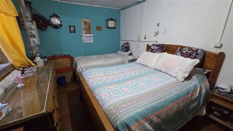 AMPLIA CASA EN LAS BRISAS CON ESPACIO PARA VIVIR Y ARRENDAR - Imagen 39