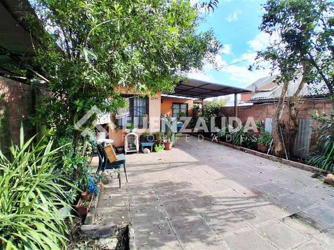 Oportunidad en Pedro Aguirre Cerda: Sitio con Casa de Madera