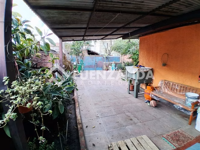 Oportunidad en Pedro Aguirre Cerda: Sitio con Casa de Madera - Imagen 11