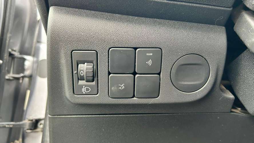 PEUGEOT 301 VTI 1.6 MT (2018)