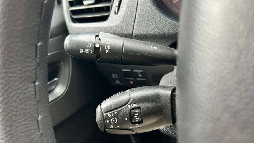 PEUGEOT 301 VTI 1.6 MT (2018)