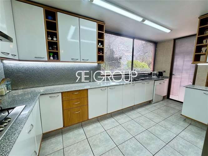 Imponente casa en venta de 5 dorm, 2006 mt/2, Lo Barnechea - Imagen 8