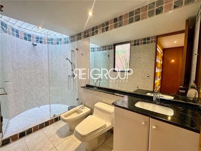 Imponente casa en venta de 5 dorm, 2006 mt/2, Lo Barnechea - Imagen 21