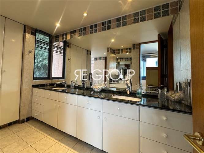 Imponente casa en venta de 5 dorm, 2006 mt/2, Lo Barnechea - Imagen 16