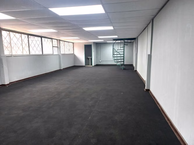 Local u Oficina en dos pisos 550 m2 (180406)