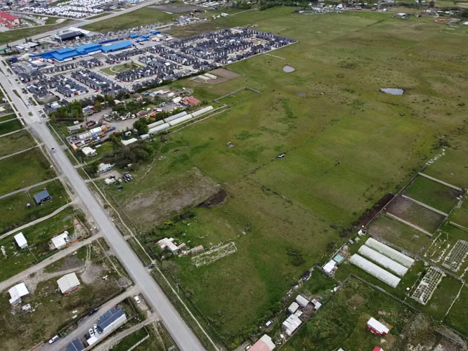 SE VENDE TERRENO  5 Ha  EN PUERTO NATALES  (26800)