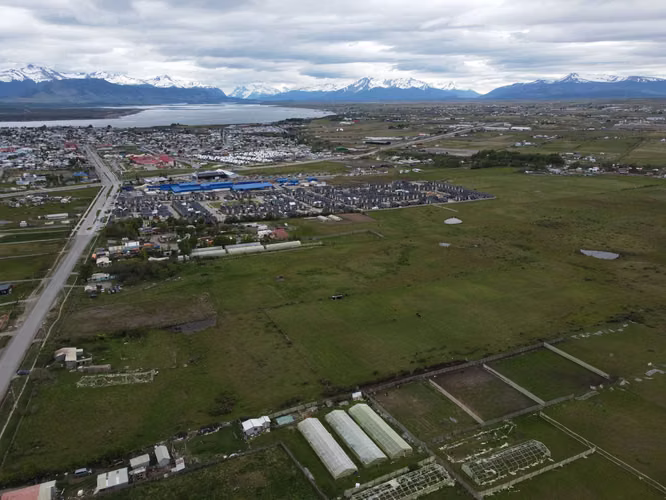SE VENDE TERRENO  5 Ha  EN PUERTO NATALES  (26800)