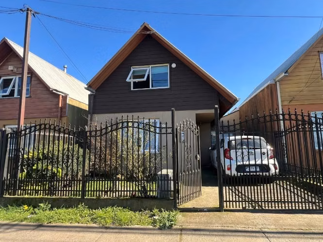 Se vende casa de 3 dorm.+2 baños,Villa Las Tranqueras Temuco