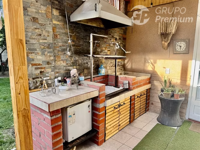 Casa remodelada en venta de 4D/4B/3E en La Reina - Imagen 16