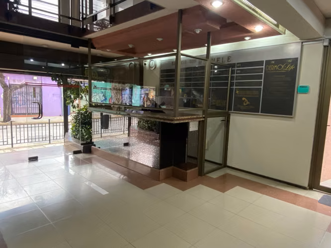OF MUJICA, PISO 6, ILUMINADA CERCA MALL 2 PRIVADOS 2 BAÑOS - Imagen 5