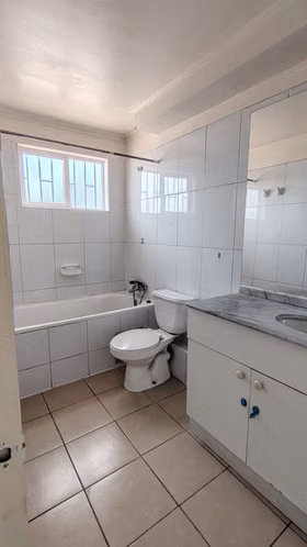 Vende 3 Dormitorios 3 Baños 2 Estacionamiento Cuidad Del Sol