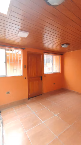 Vende 3 Dormitorios 3 Baños 2 Estacionamiento Cuidad Del Sol
