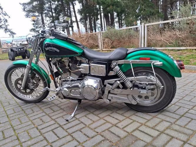 Se vende moto Harley Davidson Dyna