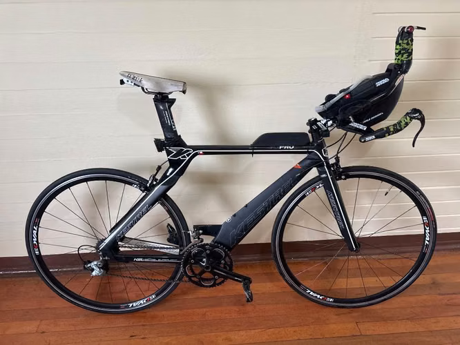 Bicicleta triatlón kestrel full carbono