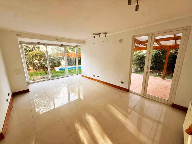 Amplia, cómoda y acogedora casa en Condominio de Peñalolén - Imagen 7
