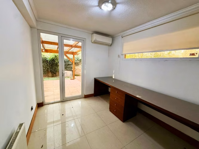 Amplia, cómoda y acogedora casa en Condominio de Peñalolén - Imagen 11