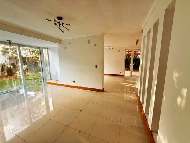 Amplia, cómoda y acogedora casa en Condominio de Peñalolén - Imagen 9
