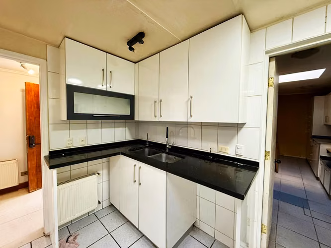 Amplia, cómoda y acogedora casa en Condominio de Peñalolén - Imagen 5