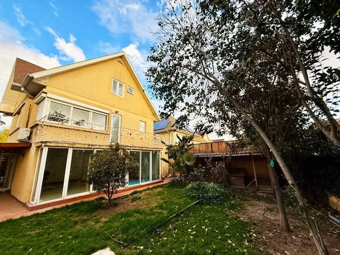 Amplia, cómoda y acogedora casa en Condominio de Peñalolén - Imagen 23