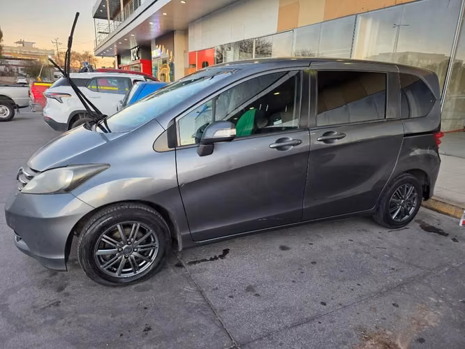 Honda Freed 2010, minivan 7 pasajeros, motor 1.5, automática, a toda prueba, japonesa