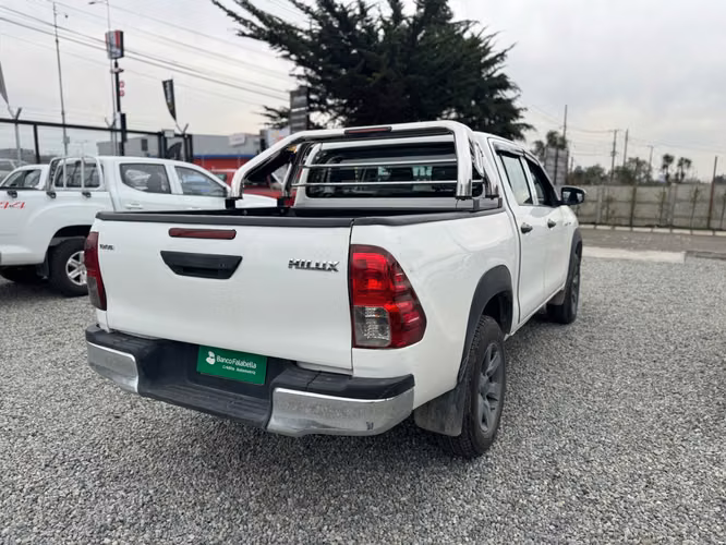 TOYOTA  HILUX DX 4X4  2022
