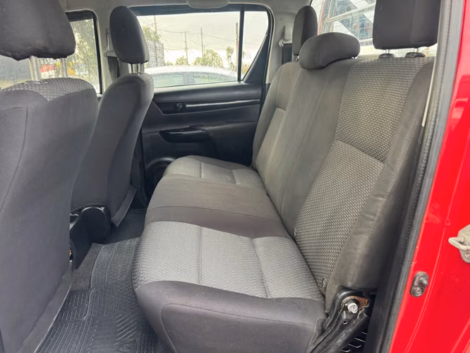 TOYOTA HILUX 4X4 2023