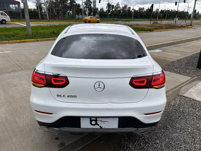 MERCEDES-BENZ GLC 200 COUPE 2.0 AT 2022