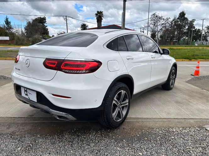 MERCEDES-BENZ GLC 200 COUPE 2.0 AT 2022