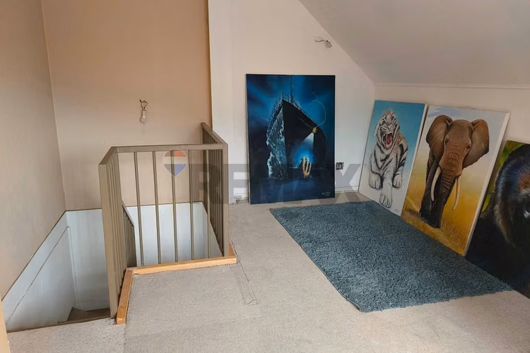 Casa de 5 dormitorios y 3 baños