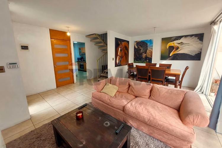 Casa de 5 dormitorios y 3 baños