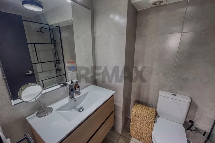 Amplio departamento renovado en las condes - Imagen 26