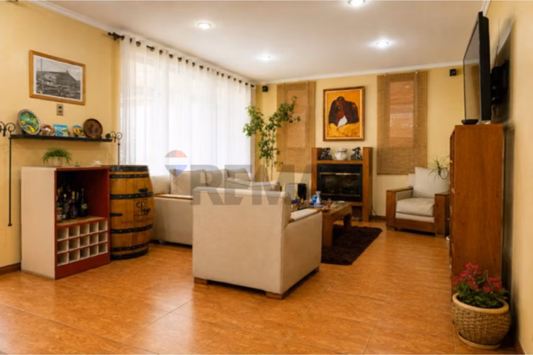 Amplia casa de 167m2 5d/3b en la cisterna - Imagen 6