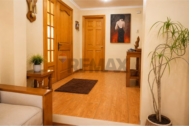 Amplia casa de 167m2 5d/3b en la cisterna - Imagen 10