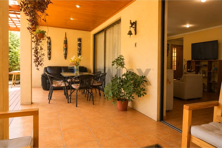 Amplia casa de 167m2 5d/3b en la cisterna