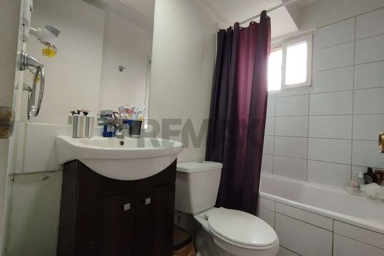 Vendo comodo depto 2d 1b metro hospitales - Imagen 18