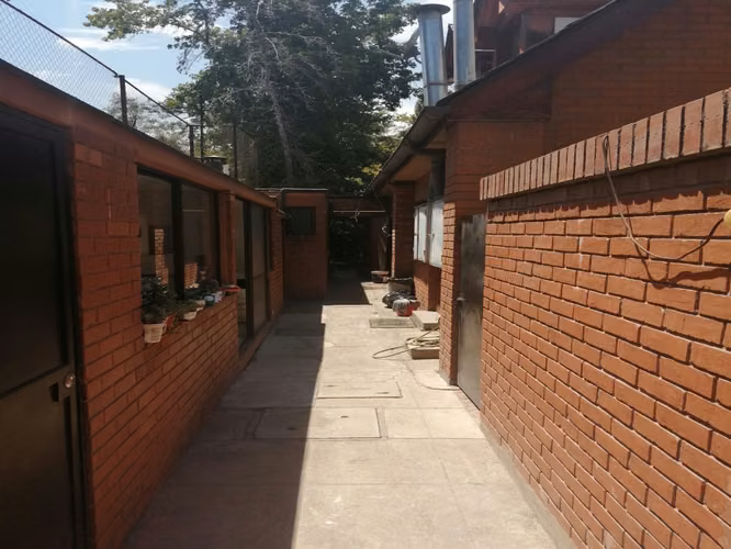 EXCELENTE CASA OFICINA CLINICA LAS CONDES - Imagen 12