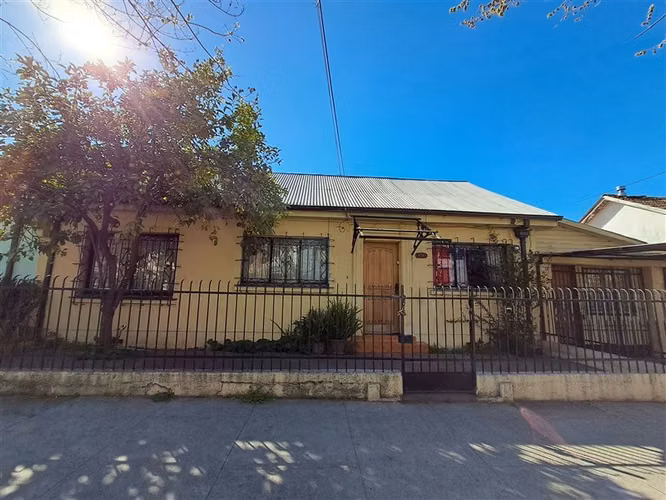 Casa en venta de 6D a pasos del centro, alameda, clínicas et