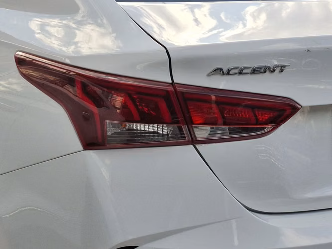 HYUNDAI ACCENT 2023 - Imagen 8