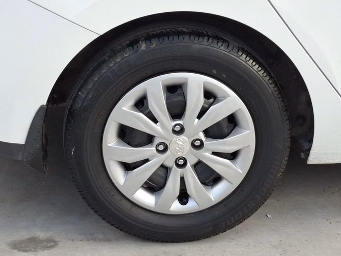 HYUNDAI ACCENT 2023 - Imagen 9
