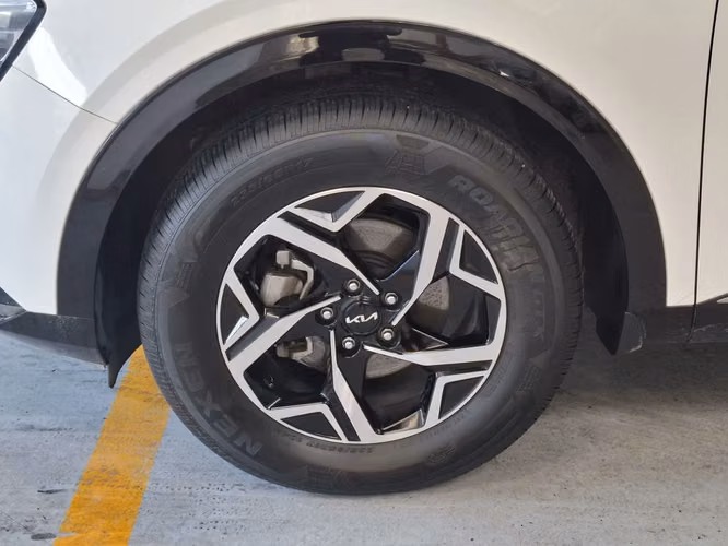 KIA SPORTAGE 2024 - Imagen 8