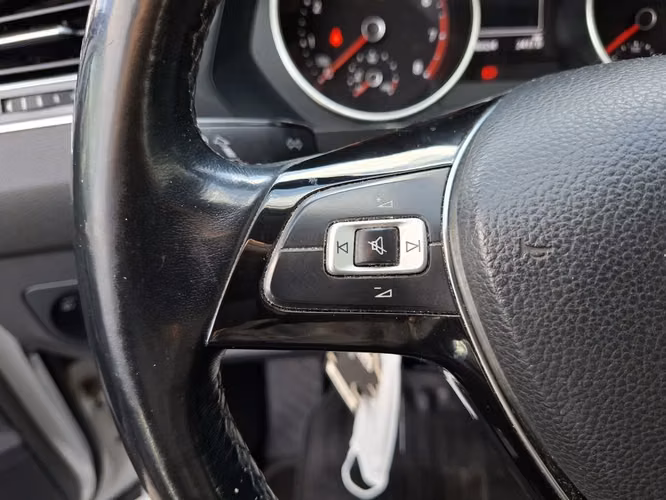 VOLKSWAGEN TIGUAN 2018 - Imagen 16